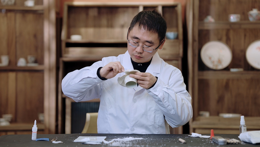 二四六天天免费资料有玄玄机,男子正月初九买金条5天赚2万多,典故解疑_免费版V4.52